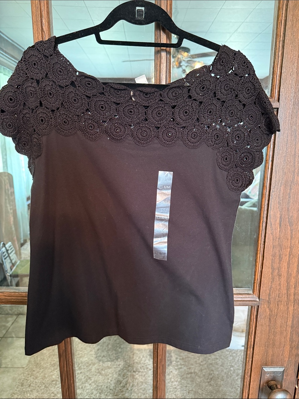 Liz Claiborne New York Black Crochet Medallion Yoke Short‎ Sleeve Top S/M NEW